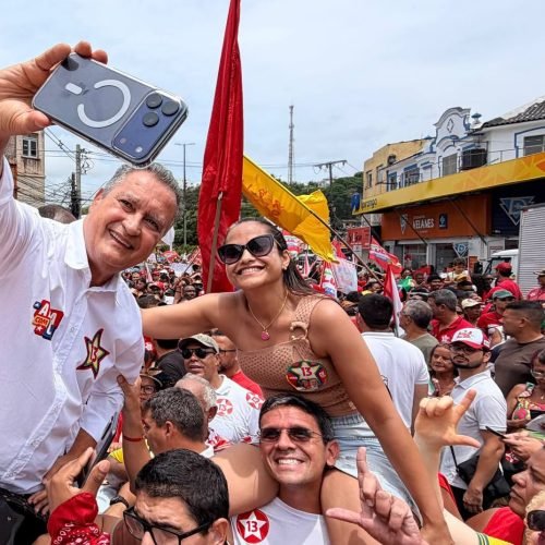 ”O Brasil vai ter mais uma vez o maior líder político do mundo como presidente: Lula”, afirma Rui Costa em Ilhéus