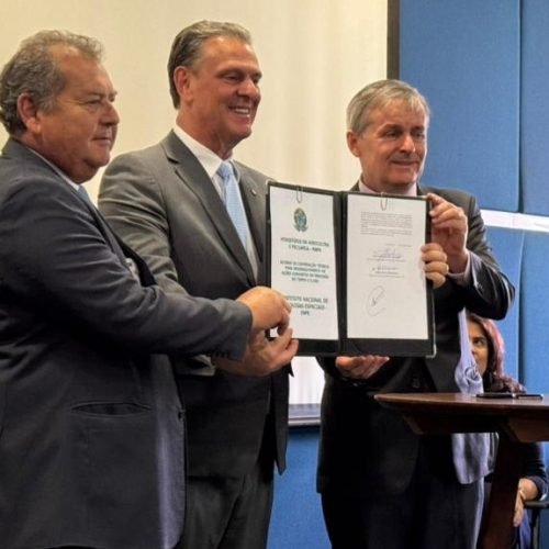 Em Brasília, Aiba formaliza Acordo de Cooperação Técnica para implantação de 33 estações agrometeorológicas no Oeste da Bahia