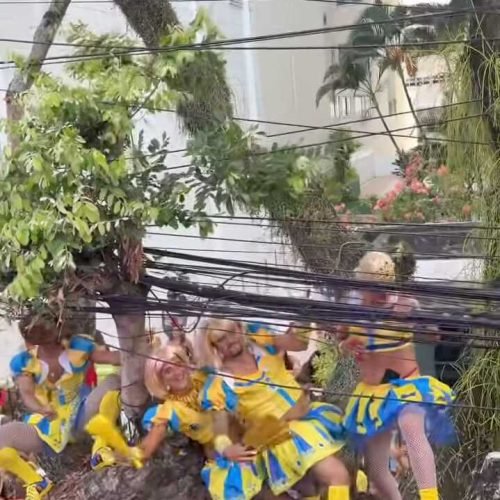 Tradicional desfile das muquiranas no Campo Grande