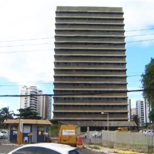 Prédio do antigo Correios na Pituba e arremotado por Construtora