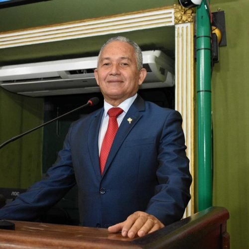 Téo Senna propõe cadeiras de rodas em postos de combustíveis de Salvador