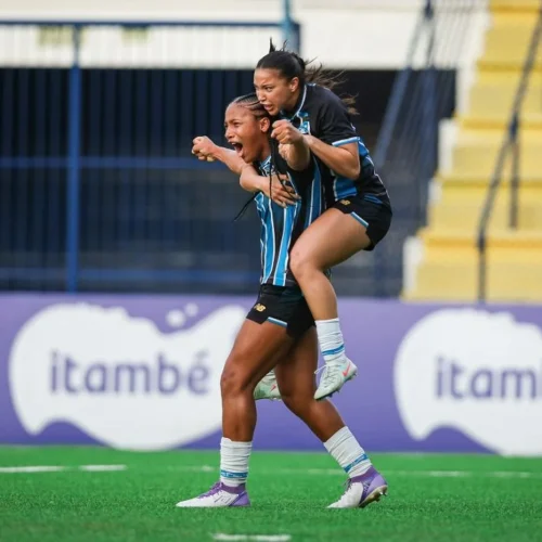 Grêmio vence e encosta no G-8 do Brasileirão Feminino