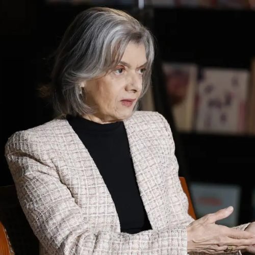 Cármen Lúcia revela ataques machistas e admite que já foi aconselhada a deixar o STF