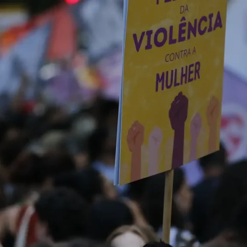 Violência contra a mulher: 7,5 mil agentes serão capacitados