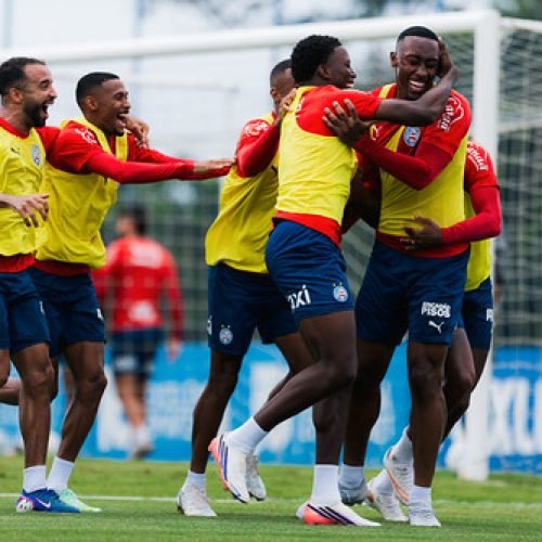 Em clima de união, Bahia encerra preparação e embarca para enfrentar o Athletico