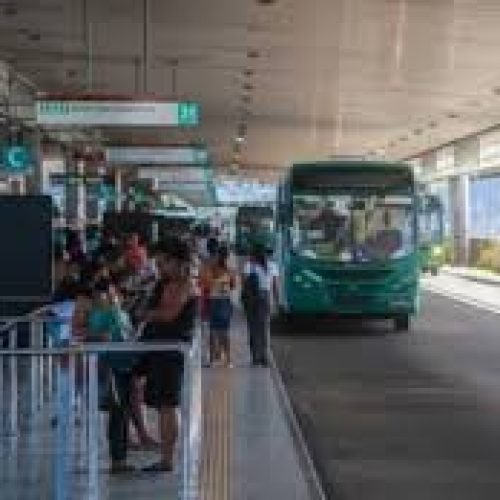 Rodoviários de Salvador encerram paralisação após acordo com empresários