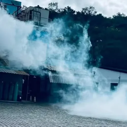 Vazamento de amônia em antigo frigorífico assusta moradores e mobiliza bombeiros em Jequié