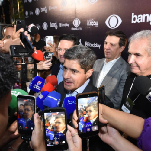 Debate 2026: ACM Neto chega primeiro à Band e defende confronto de ideias sem ataques