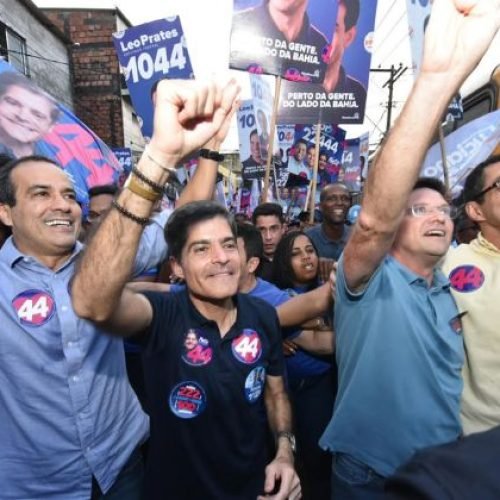 ACM Neto inicia caminhada em Salvador com apoio de lideranças e mobiliza moradores na periferia