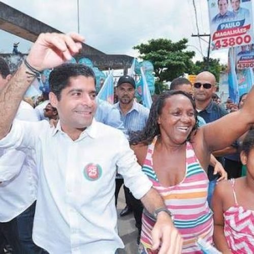 Arrasto Popular: ACM Neto Mobiliza Multidão em Itapuã