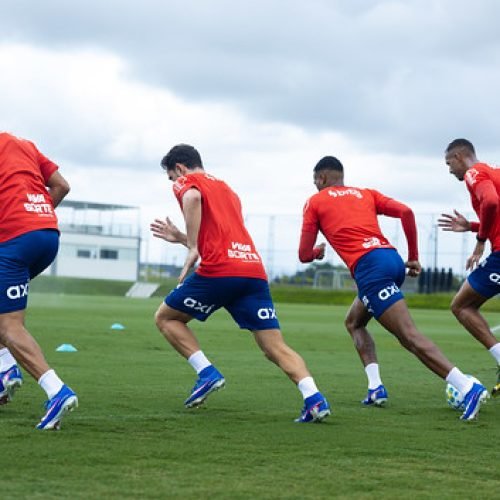 Bahia visita o Bragantino em duelo importante pela 26ª rodada do Brasileirão