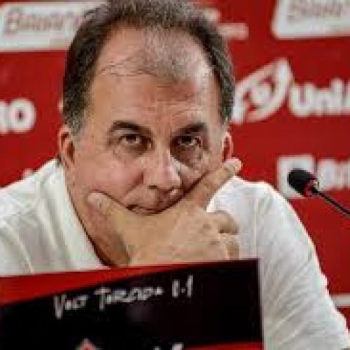 Vitória explode contra arbitragem e fala em “escândalo” após derrota