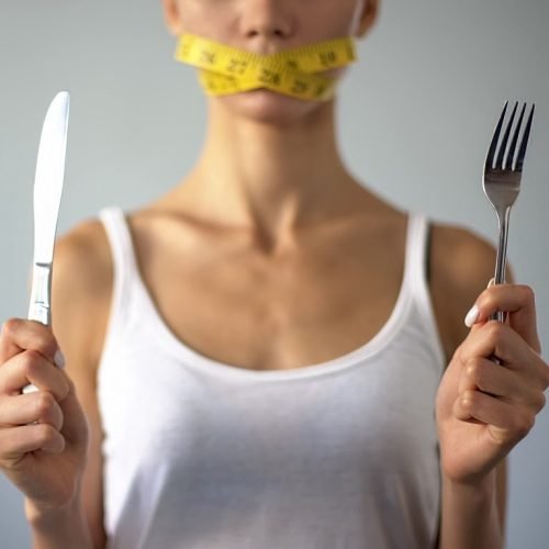 Dia Mundial da Conscientização dos Transtornos Alimentares Condições que trazem as emoções para os pratos de comida.