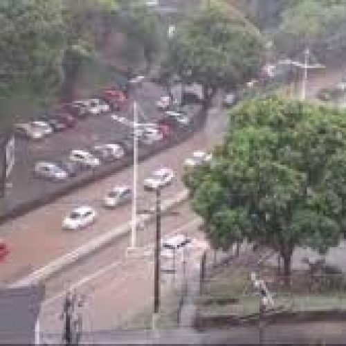 Chuvas intensas colocam Salvador em alerta, mas previsão indica trégua no fim de semana