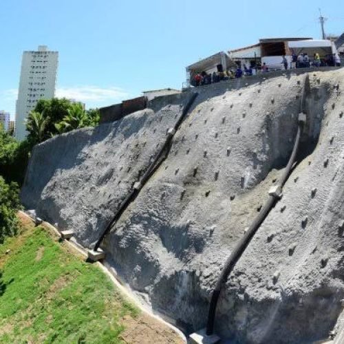 Prefeitura entrega nova contenção em Brotas