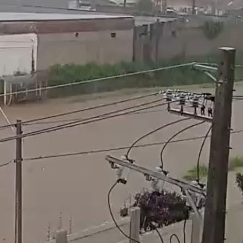 Mulher é arrastada por enchente em Vitória da Conquista