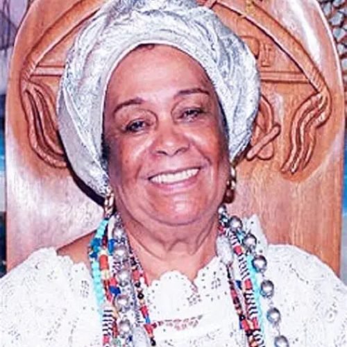 Mãe Carmem, ialorixá do Terreiro do Gantois, morre aos 98 anos