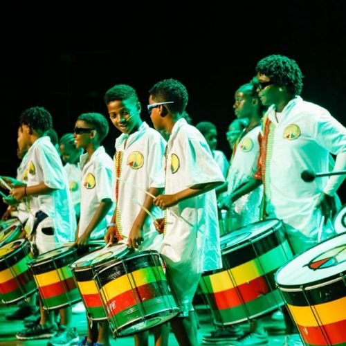 Olodum Mirim celebra 42 anos da Escola Olodum com show afro contemporâneo “As Vozes da Nova Era”