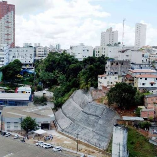 Bruno Reis entrega nova contenção de encosta em Brotas e reforça segurança em área de risco de Salvador