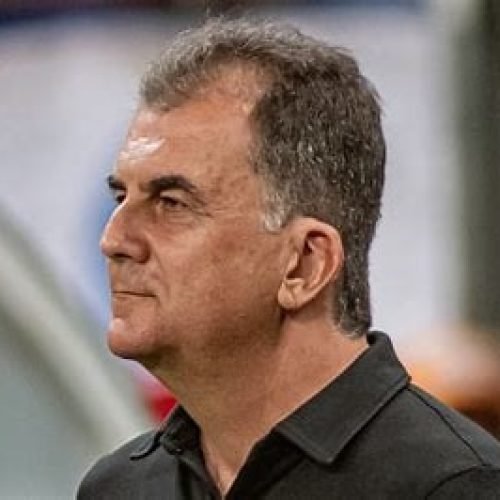 Fábio Mota celebra a reeleição do Vitória