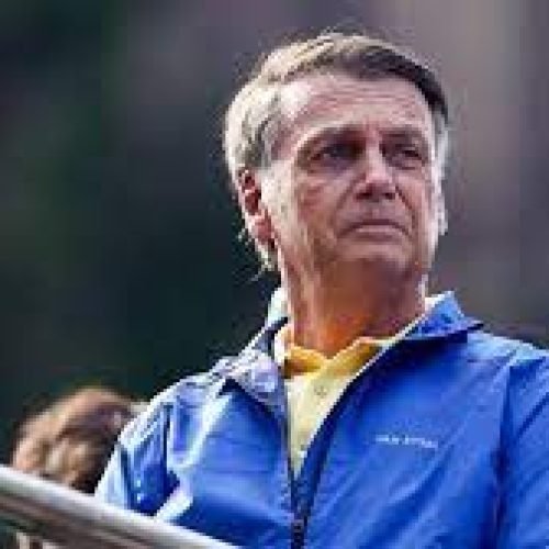 Ex presidente Bolsonaro é internado novamente em Brasilia