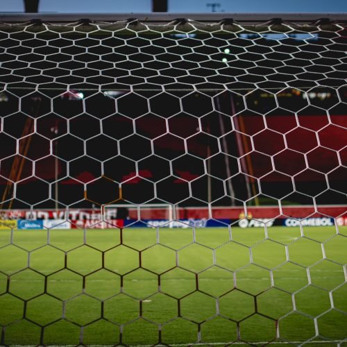 Vitória perde para o Corinthians e ver chance diminuir