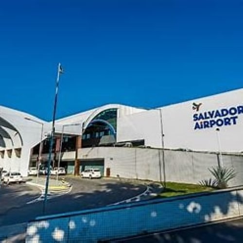 Aeroporto de Salvador vai cobrar por paradas rápidas de embarque e desembarque