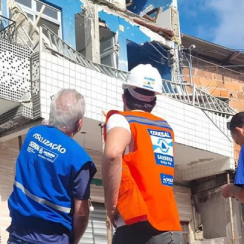 Codesal e Sedur realizam vistoria para evitar novos desabamentos no imóvel em  Mata Escura