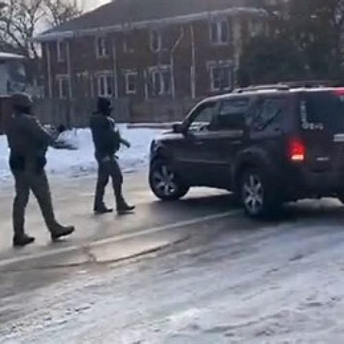 Agente de imigração atira e mata mulher em Minneapolis, nos EUA