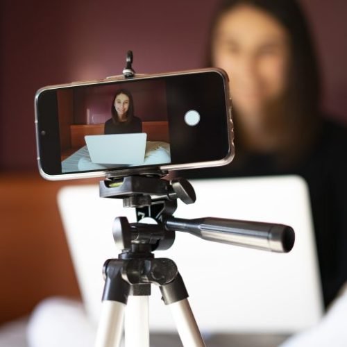 Desafios da exposição digital de crianças e adolescentes serão debatidos em ‘Conferência Tecnologia e Infância’