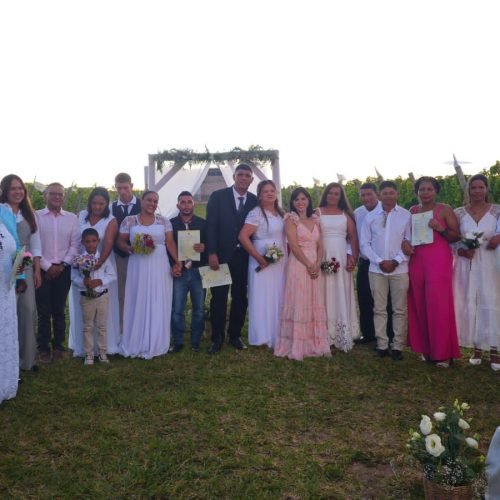 Prefeitura de Morro do Chapéu realiza casamento coletivo e une 10 casais em cerimônia gratuita na Vinícola Vaz