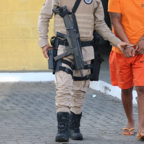 Polícias traça ações para recapturar detentos fugitivos do Presídio de Feira