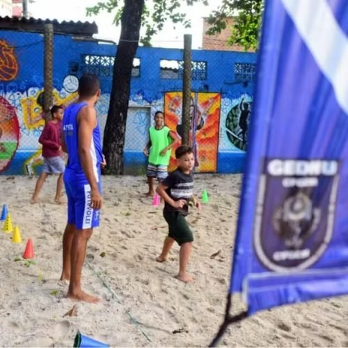 Guarda Civil Municipal disponibiliza aulas gratuitas de futevôlei para adolescentes em Salvador