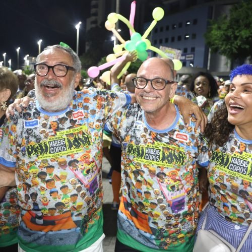 Desfile do Habeas Copos marca a noite de fanfarras na Barra