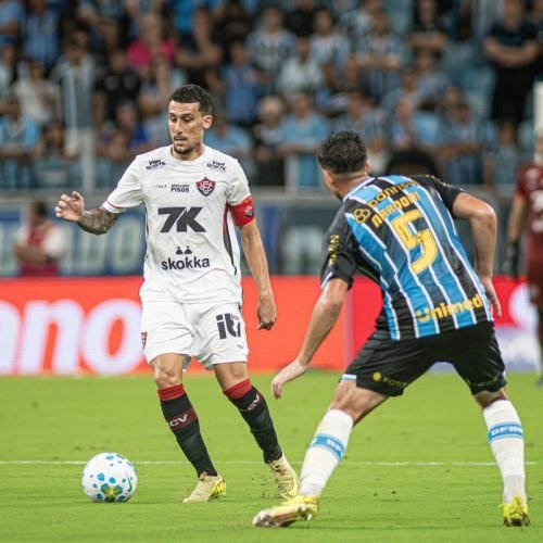 Vitória perde para Grêmio pelo placar 2 x 0