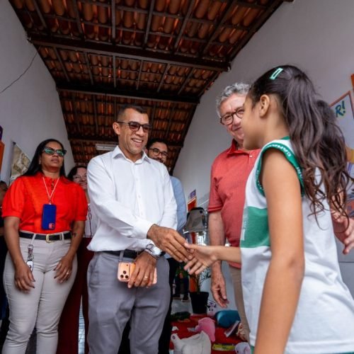 Prefeitura entrega requalificação da Escola Clube de Mães