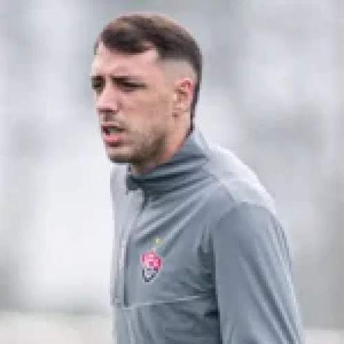 Renzo López celebra triunfo do Vitória e projeta reação com Jair Ventura