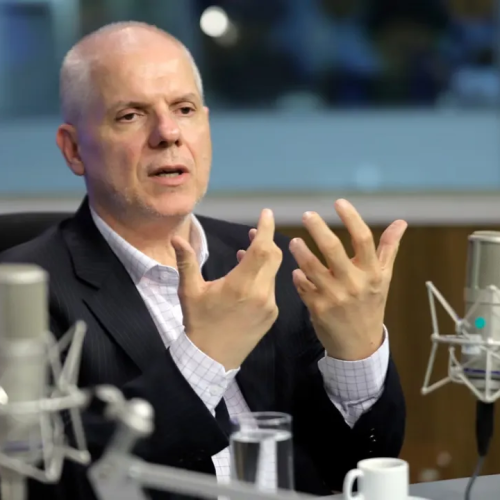 Ex-presidente do INSS depõe à CPMI sobre fraudes e desbloqueio irregular de descontos associativos