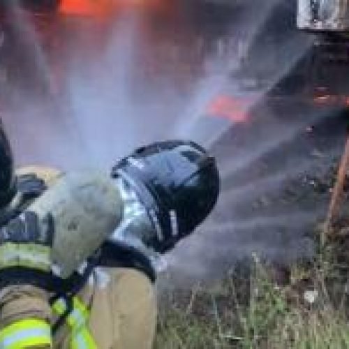 19º BBM debelam incêndio em área industrial no município de Pojuca 