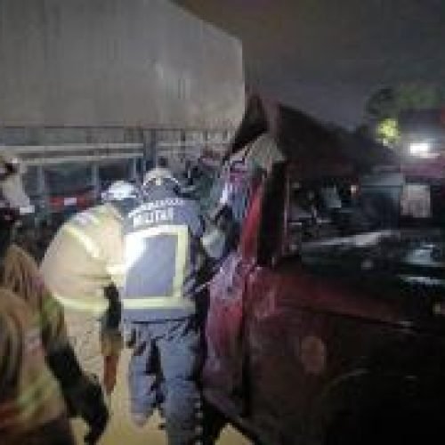 Bombeiros resgatam vítima fatal em acidente na BR 242 em Luís Eduardo Magalhães