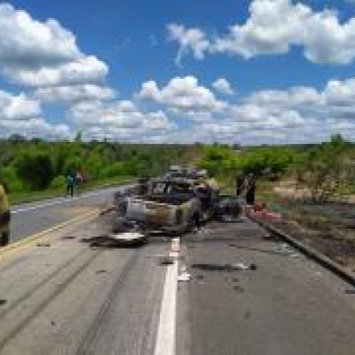 Bombeiros do 18º BBM resgatam 10 corpos presos em ferragens após  acidente na BR-101, em Mucuri