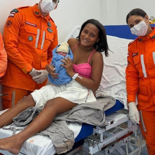 Bebê nasce em viatura dos bombeiros