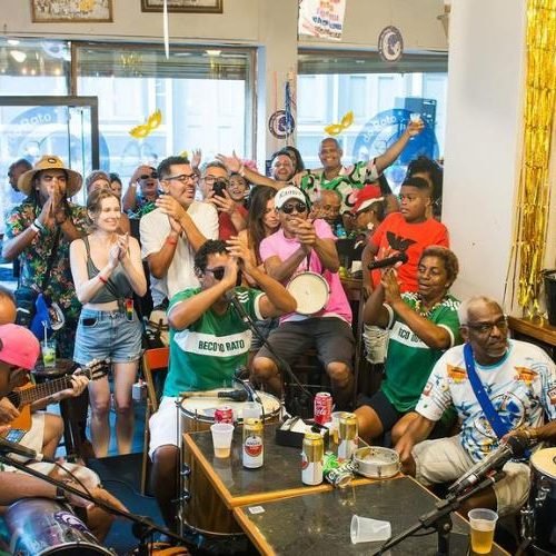 Pré-carnaval antecipa a folia e impulsiona bares e restaurantes em todo o país