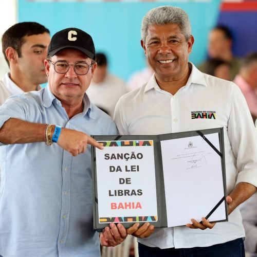 Governador sanciona lei que reconhece a Libras como meio legal de comunicação na Bahia